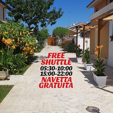 Bed and Breakfast Un Passo Dal Mare Fiumicino Exterior foto Free shuttle service