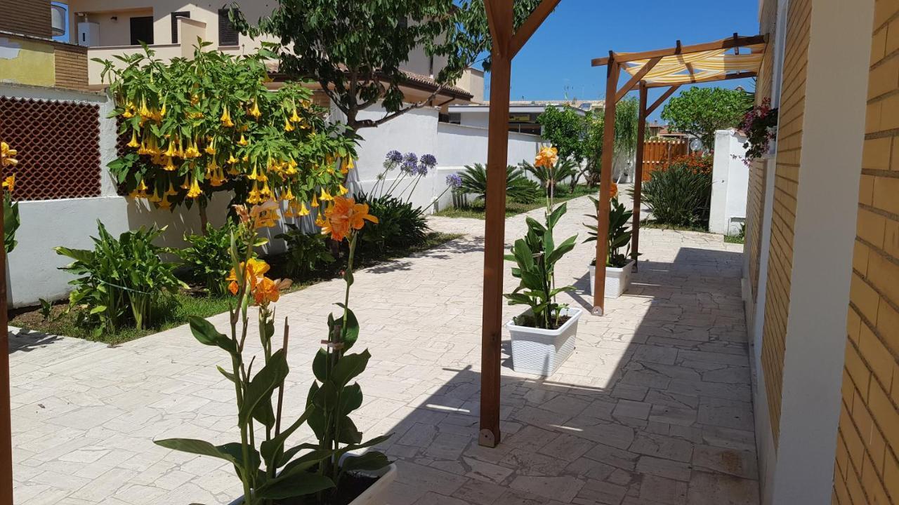Bed and Breakfast Un Passo Dal Mare Fiumicino Exterior foto