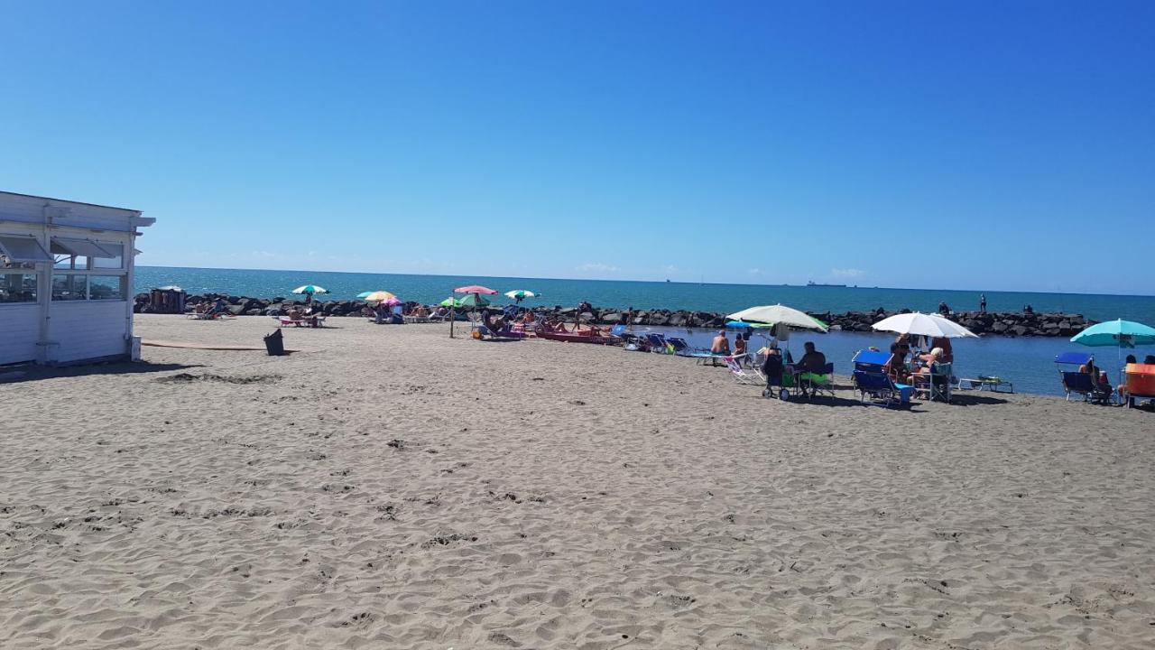 Bed and Breakfast Un Passo Dal Mare Fiumicino Exterior foto Balboa Park Beach